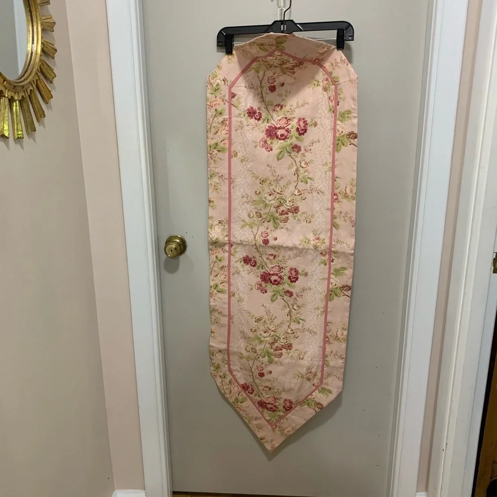 Cottage Style Floral Table Runner in Pink and Green - Picture 1 of 6